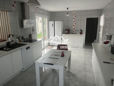 Sur le territoire de Noeux-Les-Mines, installez-vous dans un nouveau logement avec cette belle villa ayant 4 chambres et une jolie terrasse agréable et ensoleillée. Actuel Immo se fera un plaisir de vous aider si vous voulez en savoir plus. Ce logeme...