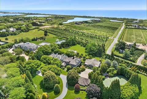 Located south of the highway in Southampton's prestigious Fordune Association and just moments from the ocean and very close to town, this exceptional estate represents the epitome of luxury living in the Hamptons. Spanning over 5.5 acres, the proper...