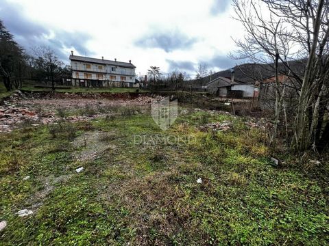 Location: Primorsko-goranska županija, Čavle, Grobnik. The plot is located near Grobnik, ideally positioned for the construction of a residential and commercial building. The size of the land is 830 m², with a regular shape of 22x35 meters, which ena...