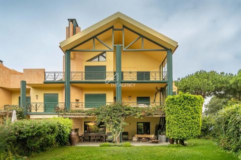 T2+1 for Sale in the Prestigious Quinta da Marinha, Cascais This charming property, located in the prestigious Quinta da Marinha, Cascais, is the perfect option for those looking for elegance, comfort and tranquility. Inserted in an exclusive condomi...