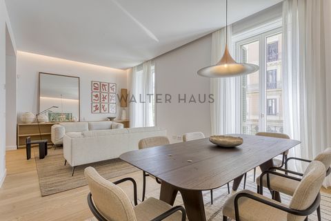 Maison exclusive de 125m2 construits, répartis dans un salon lumineux avec accès à un agréable balcon. La cuisine est ouverte et entièrement équipée d'appareils haut de gamme (dont un réfrigérateur à vin Liebherr). Grâce au distributeur, nous accédon...