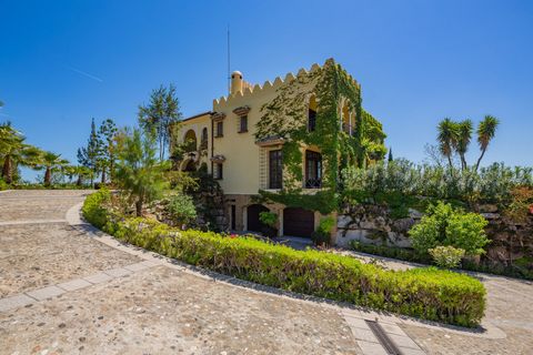 Have you ever wanted to live in a Moorish palace This dream luxury villa situated in an elevated plot offering uninterrupted views over the golf course all the way to the Mediterranean Sea Atlas Mountains and Gibraltar This spacious villa blends Alha...