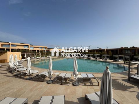 Located in Altura. Fantastic 2 bedroom apartment offering luxurious spaces and located in the luxurious and new resort of Verdelago, this apartment is sold furnished and equipped. It presents a strong commitment to nature where the apartment's design...