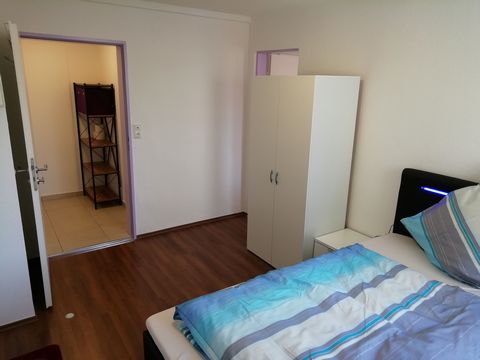 Vermietet wird hier eine möblierte 3-Zimmer-Wohnung für bis zu 4 Personen. Am besten 3-4 Personen die sich schon kennen. Frei ab ... € Warmmiete (inklusive Strom, Internet und Möblierung) pro Monat. Kaution: 3000 Euro. Nebenkosten und Strom in einem ...