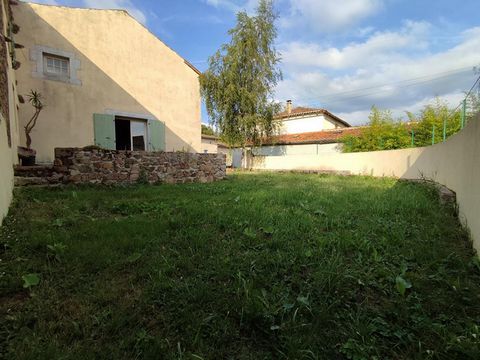 Abzac 16500 stone house partly habitable composed of an open fitted semi-equipped kitchen with heating system by boiler stove (wood stove) a hallway, a shower room and WC, a living room with direct access to the terrace, garden, and summer kitchen in...