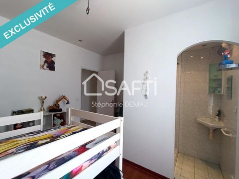 Nice, Apartment T 4 offering easy access to amenities including a college in the immediate vicinity. Security is ensured, guaranteeing the peace of mind of the residents. In addition, the presence of a PARKING space and a CELLAR enhances the exterior...