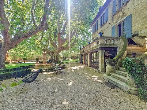 Close to the city center. Character freestone residence of 330 m2 In a preserved environment and without vis-à-vis, this exceptional property erected in 1827 has been completely restored with a rare requirement, combining heritage and contemporary co...
