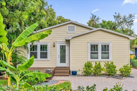 Charming Renovated Bungalow in the Heart of Lake Formosa! Welcome to 710 Haven Drive, a beautifully remodeled 2-bedroom, 1-bathroom bungalow tucked away in Orlando’s sought-after Lake Formosa District. This thoughtfully updated home blends timeless c...