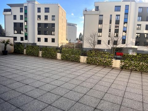 Appartement T6 de standing avec grande terrasse