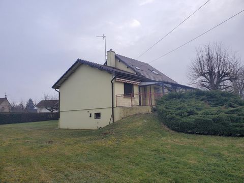 Maison T6 situé dans une impasse au calme et terrain piscinable, sous-sol aménagé et double garages