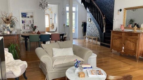 Belle maison T9 centre de Luçon