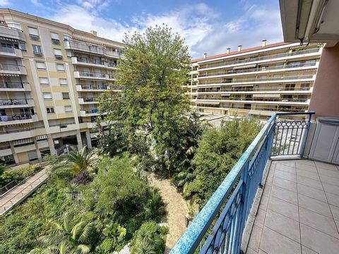 TROIS PIECES EN PLEIN COEUR DE MENTON - A DEUX PAS DE LA MER