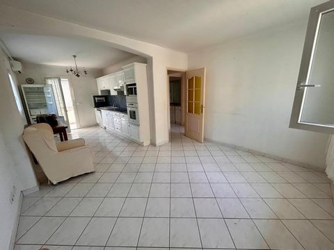 A VENDRE : T3 57m2 en plein centre ville et à deux pas de la mer - CAVALAIRE-SUR-MER - 83240