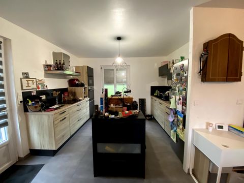Pavillon sur sous-sol avec grand terrain et dépendances