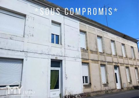 ** SOUS COMPROMIS DE VENTE ** MY IMMO vous propose EN EXCLUSIVITE cet ensemble immobilier composé de deux maisons mitoyennes situé en centre-ville avec toutes les commodités accessibles à pied. L'une est louée, l'autre vide et à restaurer. La premièr...