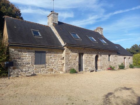 Longère en pierre, mer 20 minutes, 5 chambres et un bureau