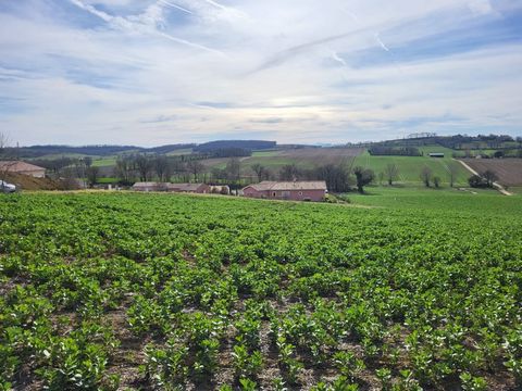 Terrain Constructible 1102 m²  Vue Imprenable sur les Pyrénées À vendre