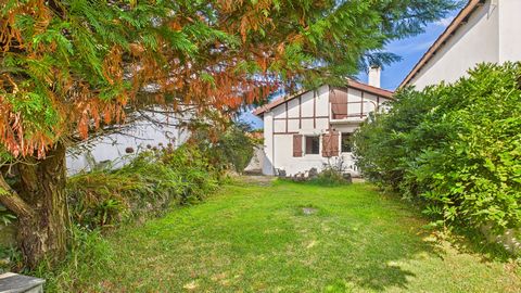 Rare à Bidart : maison début XIXe à réinventer, plage à pied !