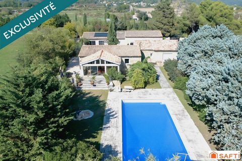 Maison de charme avec dépendance, piscine et terrain de plus d’1 hectare – Puyvert / Proche Lourmarin