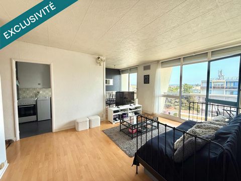 DERNIER ÉTAGE – LUMINEUX – GARE À PIED