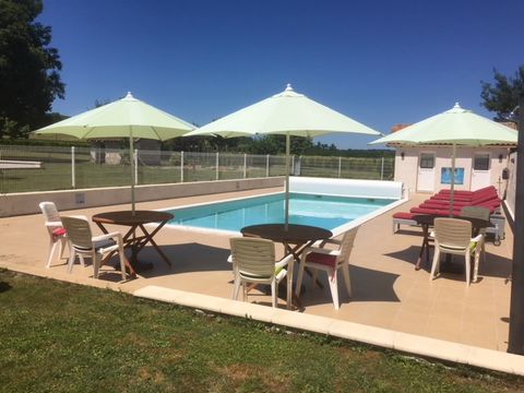 Stunning 2 Bed 2 Bath Farmhouse with pool For Sale in St Martial Viveyrol Dordogne France Esales Property ID: es5553307 Property Location Haute Epine 59 Impasse des Nenuphars St Martial Viveyrol Dordogne 24320 Property Details With its s beautiful sc...