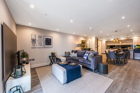 A brand new three bedroom penthouse apartment with panoramic views of the River Thames. The apartment has been finished to an exceptional standard throughout and comprises a large open plan kitchen area with bi-fold doors opening to a private roof te...