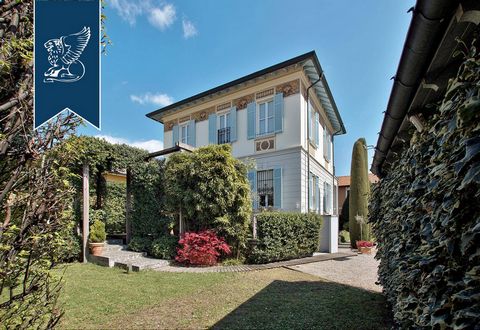 This luxurious villa with an outbuilding is for sale in Milan's leafy countryside, in the heart of a residential area a few km from Milan's city centre and Malpensa's airport. Measuring a striking 420 sqm between the main house and the...