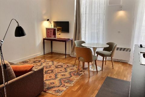 MOBILITY LEASE ONLY: In order to be eligible to rent this apartment you will need to be coming to Paris for work, a work-related mission, or as a student. This lease is not suitable for holidays or remote work. This apartment is located on the 1st fl...