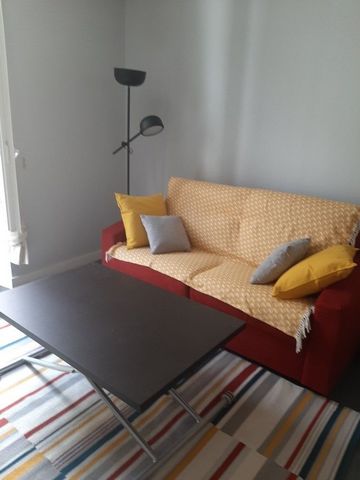 mobility lease luxury appartment fully equipped. You just have to put down your suitcases. 2 minutes from the opera bastille, 10 minutes from the marais and place des vosges. The rent includes all costs (Internet, electricity, hot water and heating).