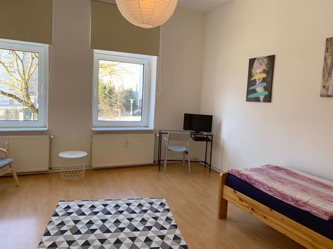 Further education, internship, weekend trips, house hunting? Are you looking for affordable accommodation for a certain period of time?  Our house is centrally located, with very good connections to the city centre, in the western ring area. There is...