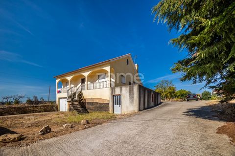 Identificação do imóvel: ZMPT551795 3 bedroom detached house in Casal Pinheiro, Freixianda. Inserted in a plot with 4450m2, ideal for own housing defined by two high floors. Features: - Entrance hall - Living room - Kitchen - 3 Bedrooms - 1 WC - Air ...