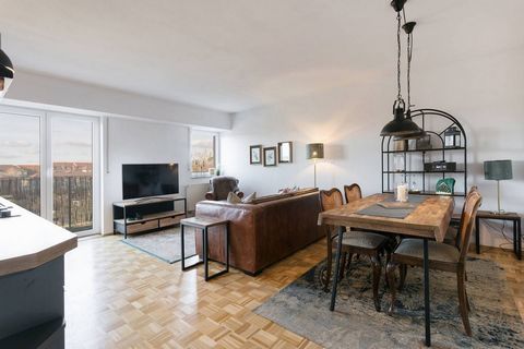 The apartment HENRY offers on 49sqm a spacious kitchen-living room, a sleeping area with double bed (140x200), hallway, bathroom and a sunny southwest balcony with great views. The apartment has been completely renovated, stylishly furnished in histo...