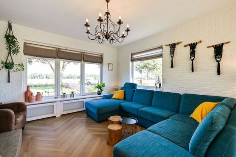 This lovely 4-bedroom holiday home is located in one of the most beautiful places in the Netherlands, Hellendoorn. Centrally in Overijssel, with a lovely garden and terrace, and a recreation room for less pleasant days, it is a good place to stay. A ...