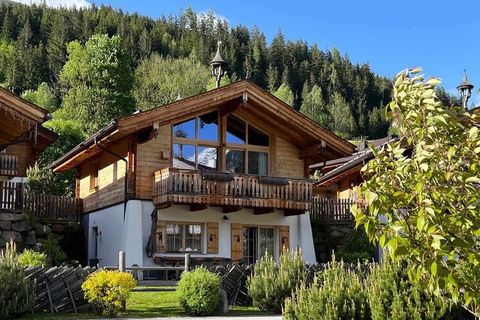 Débarrassez-vous du travail quotidien et profitez de votre temps calme dans ce chalet de quatre chambres à Wald im Pinzgau, à proximité des pistes de ski. Après un été chaud, l'hôtel dispose de son propre sauna et d'une terrasse privée où vous pourre...
