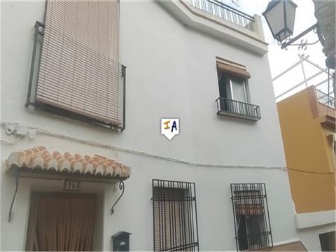 This Quality character 3 bedroom Townhouse is situated in the village of Itrabo close to the Costa Tropical in the Granada province of Andalucia, Spain. You enter the 151m2 build property into a good size reception area where we have a formal dining ...