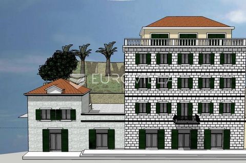 Attractive four-story house with several apartments, business premises, wellness center and elevator, first row to the sea, island of Brač. GROUND FLOOR: It consists of two office spaces of 83.39 m2 and 52.58 m2, which each have 3 toilets, wardrobes ...