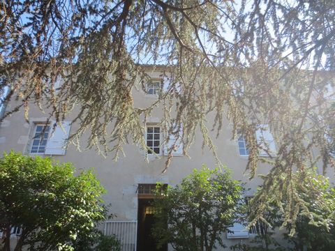 Dpt Lot et Garonne (47), Maison de maître du XVIIIème siècle à 15mn d'Agen, 1h de Bordeaux, 3h de Paris