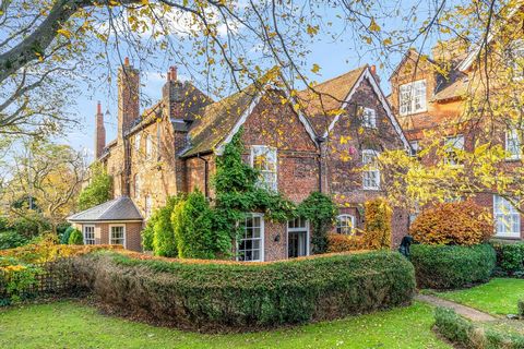THE PROPERTY Dickens House is part of a former coaching inn dating back to the 1530's and is a most impressive four-bedroom, Grade 11 listed family home. The property is full of character and charm with fine open fireplaces, original doors and expose...