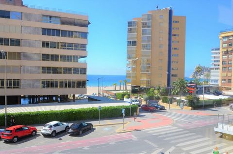 APARTMENT FOR SALE IN BENIDORM PONIENTE AREA 100 M SURFACE 8 M2 TERRACE 20 M FROM THE BEACH 3 DOUBLE BEDROOMS 2 BATHROOMS RENOVATED PROPERTY EQUIPPED KITCHEN INTERIOR WOODEN CARPENTRY SOUTH FACING STONEWARE CARPENTRY ALUMINUM EXTERIOR CLIMALIT EXTRAS...