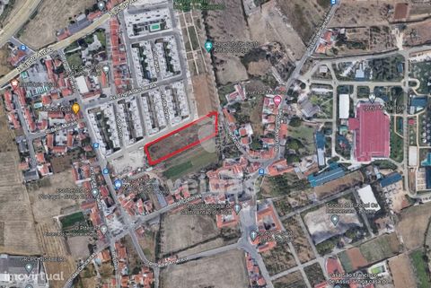 Urbanizable land with 5050m2 with possible construction area of 2525m2.. Excellent location in a quiet area, with good access to Lisbon. Possibility to include allotment project. Located in a historical area of relevance, near the aqueduct of Santo A...