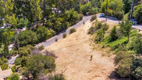Great Lake area view lot. Owner willing to carry. Perched on a gentle slope to capture the commanding views of Sugarloaf Mountain and the Malibou Lake valley below. Wonderful opportunity to design and build your own dream home. possible to buy 2nd lo...