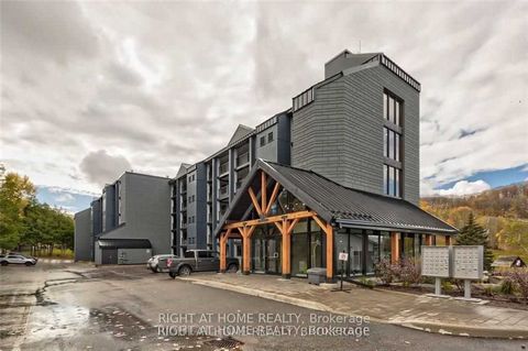 *SLOPESIDE CONDOS AT HORSESHOE* PENTHOUSE SUITE WITH AMAZING VIEWS! EXCELLENT VIEW FOR CONCERT SERIES - THE *ELLESMERE* FLOORPLAN - 1188 SF - 2 BEDROOMS + DEN - 2-4 PC BATHROOMS - 10-12' CEILINGS - 2 WALK-OUTS TO BALCONY - DESIGNER FURNISHINGS AND EL...