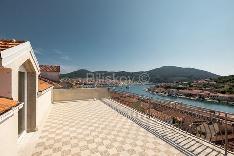 Vela Luka, we are selling 3 houses (2 houses and an auxiliary building) in a row on a plot of 1500m2, each with separate electricity and water connections. The first house has a floor plan of 110m2, and consists of a ground floor, a first floor and a...