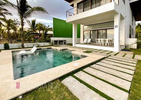 ID# 116898. Oceanfront villa for sale in Tivives, Puntarenas, 300 sqm construction, 800 sqm land, 4 bedrooms, 4 baths, US$695.000. Discover the pinnacle of coastal living with this remarkable beachfront villa nestled Tivives beach, Puntarenas. A true...