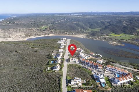 Attention! Good opportunity to acquire a plot with a large construction capacity, which will have partial views over the Sea, the Valley with the River and the Serra de Monchique. Located in the heart of the Natural Park of Sudoeste Alentejano e Cost...