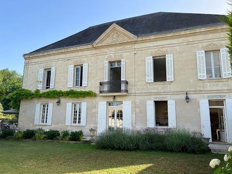 EXCLUSIVITY. This elegant 5 bed home sits in the heart of a quaint riverside village only 10 minutes from Saint-Emilion and 40 minutes from Bordeaux city centre. The property offers impressive volumes and undeniable French charm throughout. 320m2 of ...