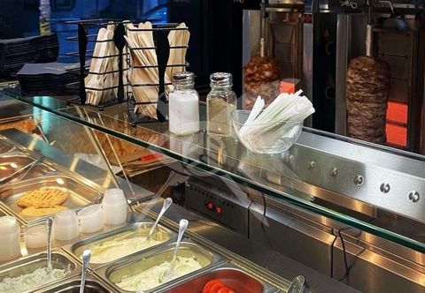 EXCLUSIF!!! La société EKSS présente à votre attention une incroyable proposition d’investissement - une entreprise développée dans le centre de Sofia. Sofia. Le goût de la cuisine grecque transféré au cœur de la capitale. Le restaurant est entièreme...