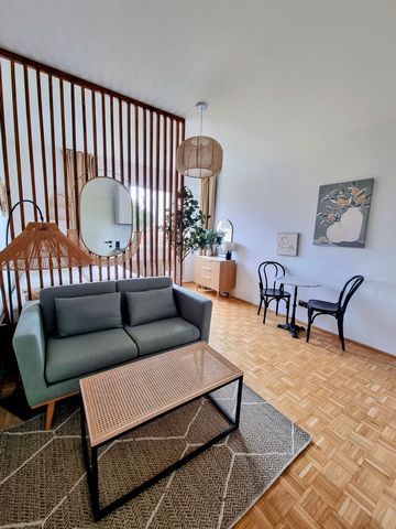 Bereit für eine workation, staycation oder einfach das Erkunden der Möglichkeiten im wunderschönen Gmunden und Umgebung? Dann ist unser frisch renoviertes, gemütliches Studio mitten im Herzen von Gmunden genau das Richtige! Durch das raffinierte Raum...