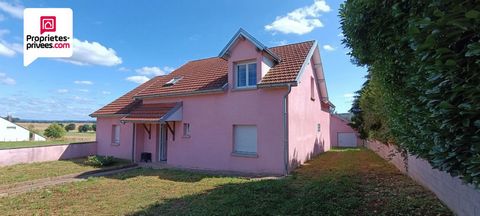 A découvrir à Adelans-et-le-val-de-bithaine cette maison individuelle construite en 2010, dans un secteur très calme. sur une parcelle de 3400m2. au rez-de-chaussée, elle vous offrira: Une très grande pièce de vie, ouverte sur sa cuisine équipée avec...