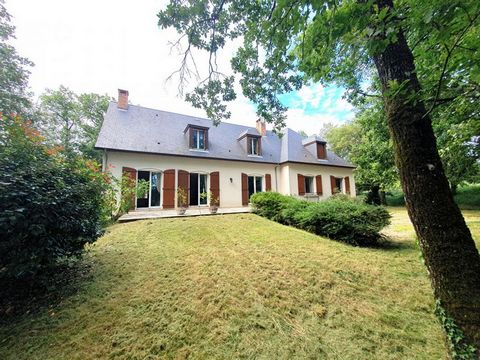 Au Subdray (18570), à 5 minutes de Bourges et st Florent sur Cher. GARANTIE UN AN! Vaste maison familiale sur terrain clos et arboré, dans quartier résidentiel calme. En rez de chaussée séjour cathédrale de plus de 50m², traversant nord-sud, avec che...